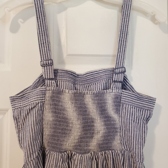 Old Navy Jumpsuit With Pockets - Picture 6 of 7